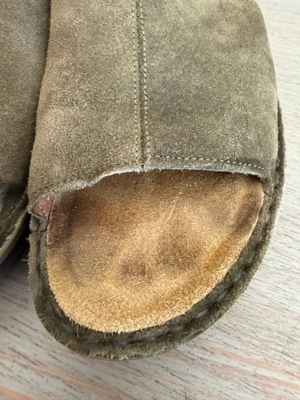Naot Verbena Olive Suede Leather Boho Sandals EU 39  US 8 Euro Comfort Earthy